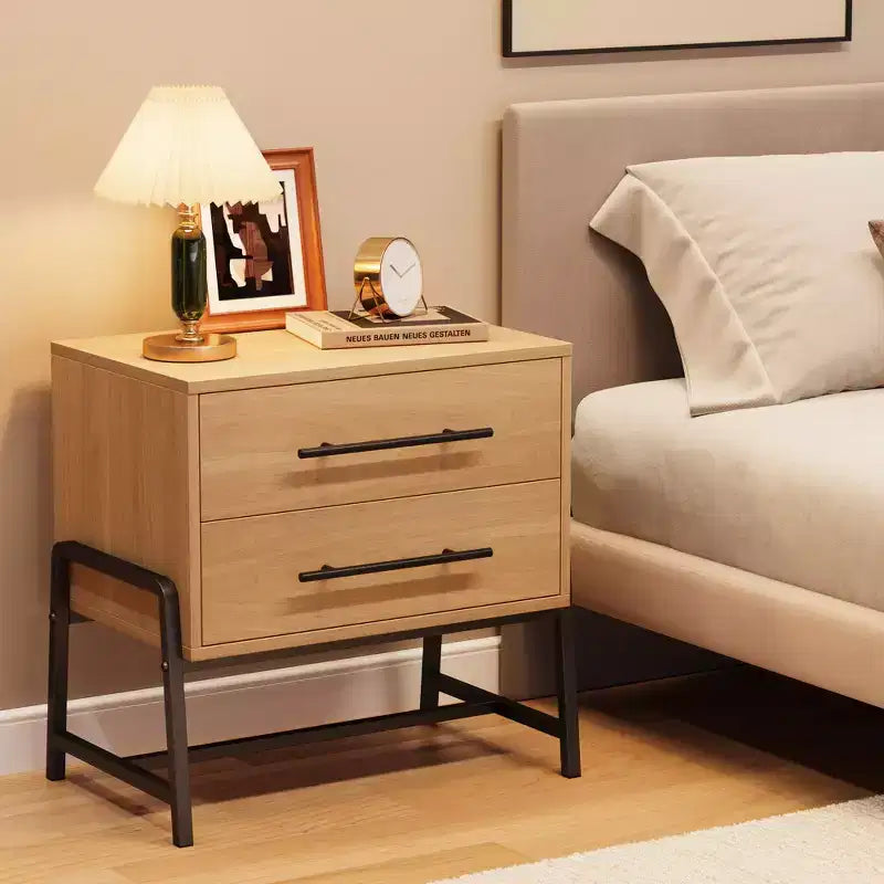 Table de chevet moderne du milieu du siècle avec 2 tiroirs de rangement, table de nuit, table d'appoint avec pieds en bois clair et métal pour chambre à coucher, salon, bois clair